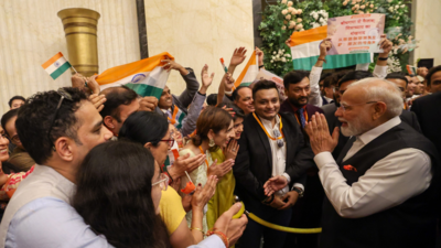 ‘Vande Mataram’ in China: PM Modi gets warm welcome in Tianjin; red carpet, slogans and sitar mark his arrival