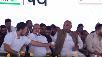Photo/Screengrab 'Vote Adhikar Yatra': Rahul Gandhi offers water to Lalu, Kharge - video goes viral