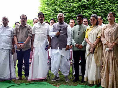 INDIA Bloc May Field Tiruchi Siva As VP Candidate, Sparks Tamil Showdown Against CP Radhakrishnan