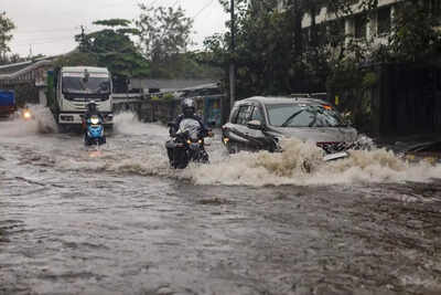 Record Mumbai Rainfall Wreaks Havoc, Overflowing Mithi, Waterlogging, Travel Chaos Amid Red Alert