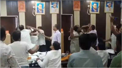 Uttar Pradesh: Dalit Superintending Engineer assaulted in Ballia; FIR filed against local neta