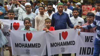 Police Lathicharge Protesters After Violence Breaks Out In Bareilly During ‘I Love Muhammad’ March