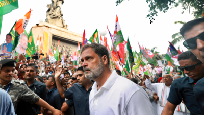 Voter Adhikar Yatra: Rahul Gandhi’s march halted midway in Patna; police cite restricted area