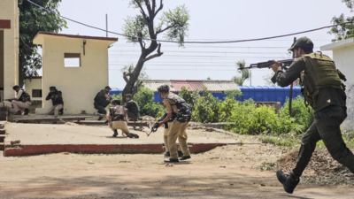 Amid hostile weather, search op continues in Poonch
