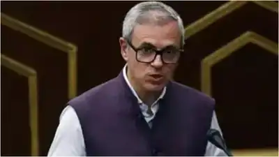 Omar Abdullah seeks long-term solution as NH closure worries Kashmiri fruit growers
