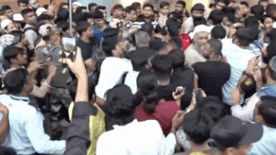 Slaps, punches and pushes: iPhone 17 frenzy turns violent at Mumbai Apple store - watch video