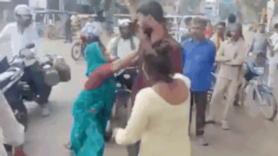 (Source: X) Caught red-handed, wife confronts husband with girlfriend in Kanpur, fierce street fight goes viral