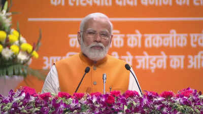 Opposition gathbandhan an unruly alliance of netas out on bail: PM Modi