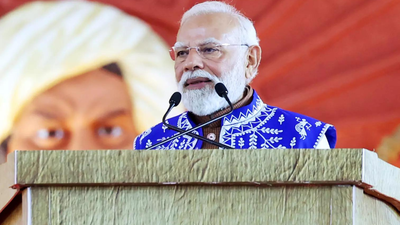 Nationalists in Congress upset with 'namdar': PM Modi rips into Rahul; slams anti-EC campaign