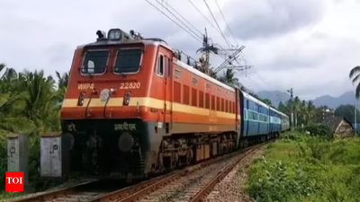 'Bomb in general coach': Panic among passengers after Delhi-bound train receives threat; turns out to be hoax