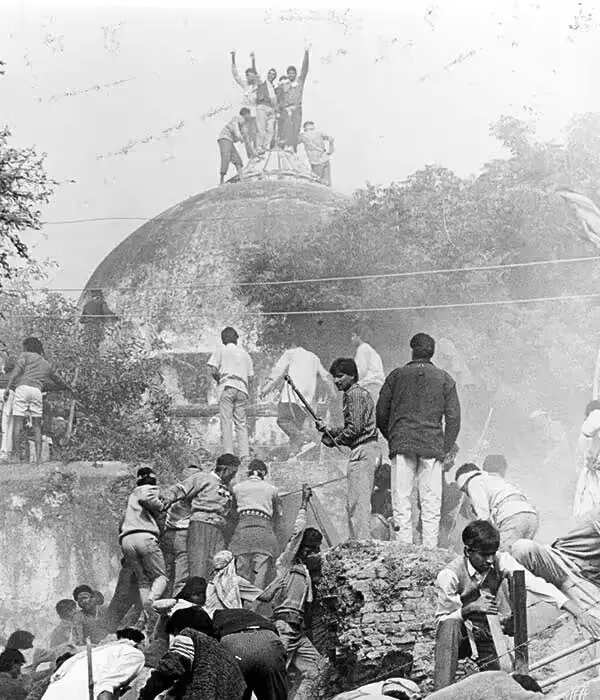 Photo: Kar Sevaks at the dispute structure