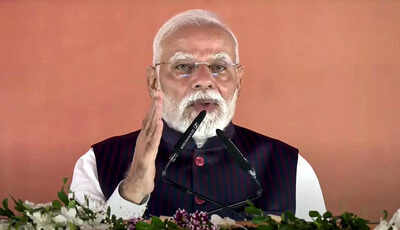 'Condolences to those who have lost their loved ones': PM Modi on Delhi blast, briefed by Amit Shah