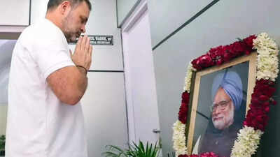 ANI photo ‘Erudite and deeply decent’: Congress, leaders across party lines pay tribute to Manmohan Singh on first death anniversary; Tharoor shares heartfelt video