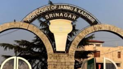 Explain Kashmir book ban, HC tells LG admin, Centre