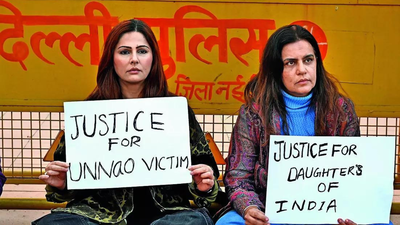 <p>Activists protest against bail to Sengar outside Parliament<br></p> Unnao rape case: CBI cites Advani case to seek Sengar bail nixing