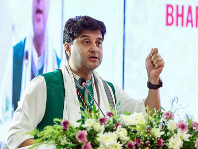 Govt softens stand on pre-installation of Sanchar Saathi