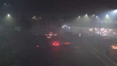 Screengrab: X/PTI Dense smog engulfs Delhi-NCR: IMD issues orange alert; visuals show almost zero visibility