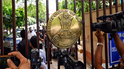 Delhi high court issues notice to J&K ex-babu in Rs 2.55-cr defamation suit filed by former J&K chief secretary