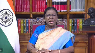 Droupadi Murmu Highlights Army, Air Force, Navy Strength in Republic Day Eve Address