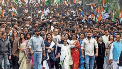 West Bengal CM Mamata Banerjee leads a protest rally from Jadavpur to Hazra Crossing against ED raids on I-PAC office in Kolkata Amid ED row, TMC drops 3-min campaign anthem
