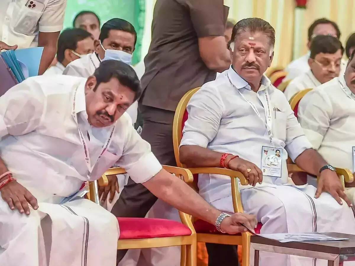 அதிமுக பொதுக்குழு.