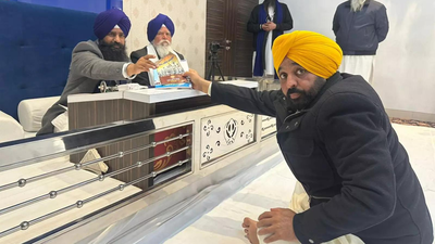 CM Bhagwant Mann appears before Akal Takht Sahib Secretariat for clarification on 'Golak' comment
