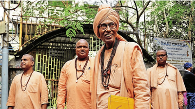 Bharat Sevashram Sangha monks head to an SIR hearing centre especially set up for them in Kolkata Guru as ‘parent’, elephants on the road: Voter-roll fixes in Bengal get inventive