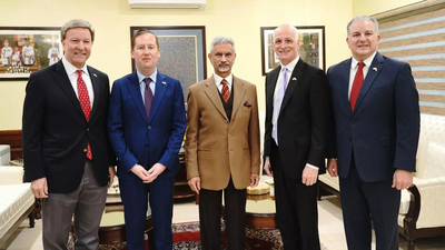 EAM talks on ties with US lawmakers