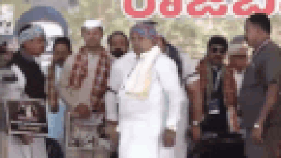 'Aye! Who's screaming DK, DK': Siddaramaiah loses cool as youth Congress leaders chant DKS slogans - watch