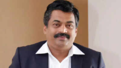 Real estate tycoon CJ Roy found dead in office; police suspect suicide
