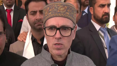 Omar Abdullah urges tour operators, filmmakers to promote J&K as safe, vibrant tourism destination