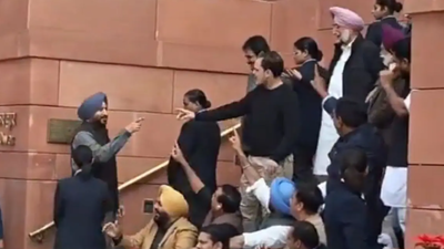 Rahul Gandhi Called Ravneet Bittu 'Traitor' Because He Is Sikh: PM Modi's Big Attack