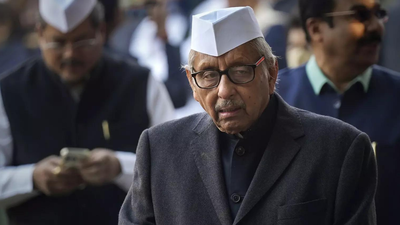 Congress In Damage Control Mode After Mani Shankar Aiyar’s Baton Remark To Kerala Chief Minister