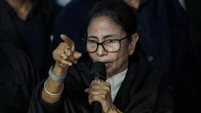 ‘Targeting People Like Terrorists’: Mamata Banerjee Attacks EC Over SIR, Cites Bangladesh Polls