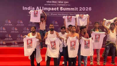 Congress Paradox: Tharoor Lauds AI Summit While Youth Stages Shirtless Protest at Venue