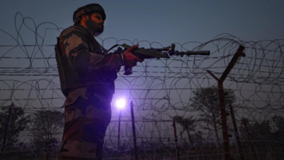 Indian Army Showcases Combat Power Near India-Pak Border Indian Army Showcases Combat Power Near India-Pak Border