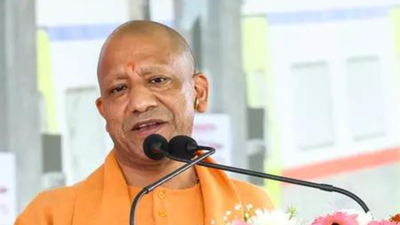 UP CM holds meetings with top Singapore investment-focused business groups