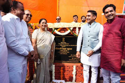 Delhi CM lays foundation for Rs 264 crore works in Mundka, targets rural push