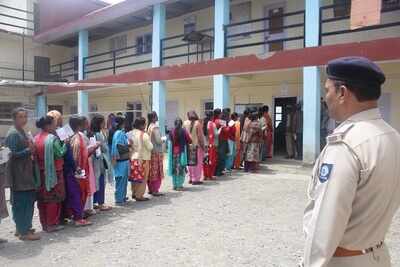 Kashmir division has more voters than Jammu, new data shows