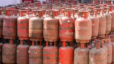 'Concerning, But No Shortage': Centre On LPG Situation, Warns Against Hoarding & Black Marketing