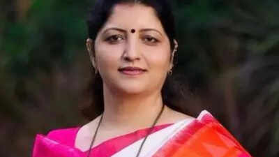 Maharashtra women's panel chief quits over astrologer row
