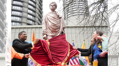 Swami Vivekananda’s First-Ever Life-Size Statue Unveiled In Seattle, US