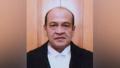 Judge resigns year after cash pile found at home