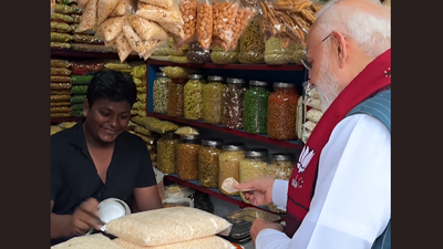 PM Modi's 'Jhalmuri break in Jhargram' 'Do you eat onions?' PM Modi takes 'Jhalmuri break' during Bengal poll campaign - watch