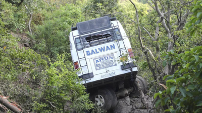 <p>.</p> Bus plunges into Udhampur gorge, 21 dead