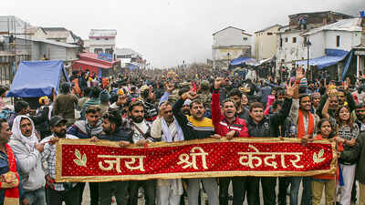 Crackers, risky reels: Kedarnath cops file FIRs on pilgrims
