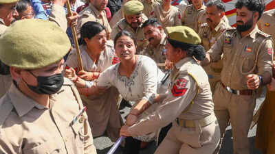 <p><em></em><br></p><p><br></p> Six detained under PSA in Kashmir for ‘inciting’ students protest