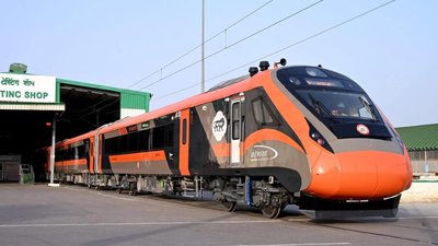 Rae Bareli’s MCF Unveils First Vande Bharat Trainset, Boosting India’s Production Capacity