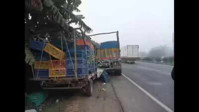 Truck on wrong side leads to 13 deaths on Mumbai-Ahmedabad highway