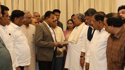 'It was by mistake that I entered politics': Karnataka CM Siddaramaiah resigns from post, DK Shivakumar to take over